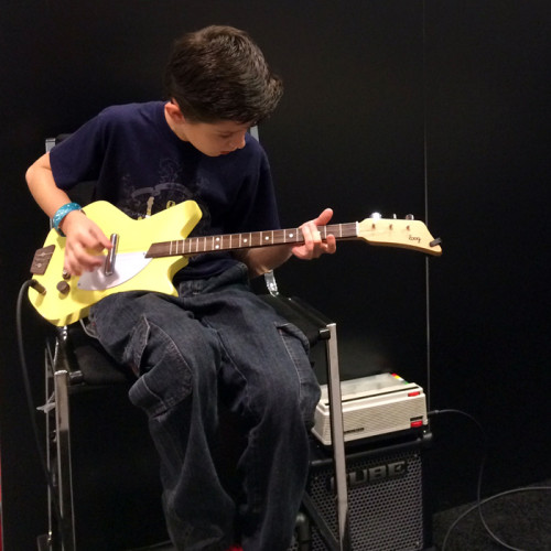Trying the Electric Loog Guitar at Summer NAMM